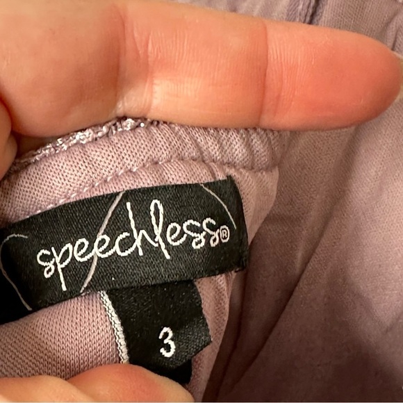 SPEECHLESS Junior Girls Pro Sequined Cut Out Sleeveless Halter Prom Gown Size 3 - Picture 9 of 11